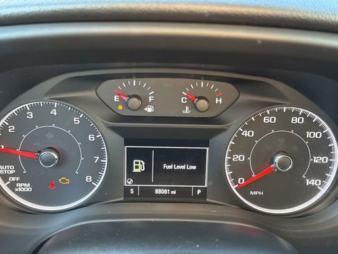 Used 2019 GMC Acadia SLE image 30