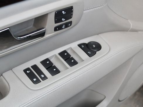 Used 2007 Cadillac SRX w/ Theater Package image 23