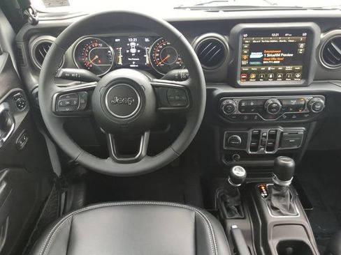 Used 2023 Jeep Gladiator Sport AWD/4WD image 15