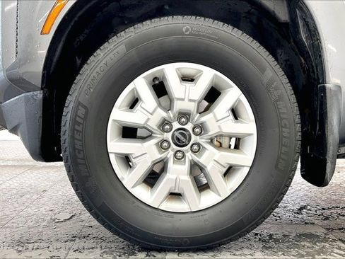 Used 2022 Nissan Frontier SV w/ Technology Package image 8