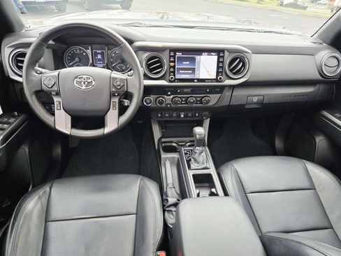 Used 2020 Toyota Tacoma TRD Off-Road w/ TRD Premium Off Road Package image 11