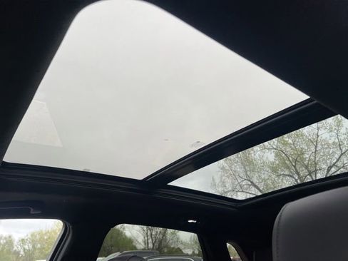 Used 2022 Cadillac XT5 Premium Luxury AWD/4WD image 17