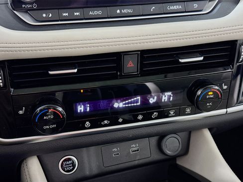 Used 2023 Nissan Rogue SL image 19