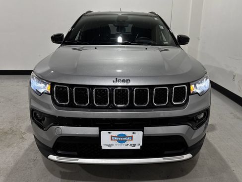Used 2023 Jeep Compass Limited AWD/4WD image 11