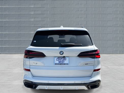 Used 2026 BMW X5 xDrive50e w/ M Sport Package image 4