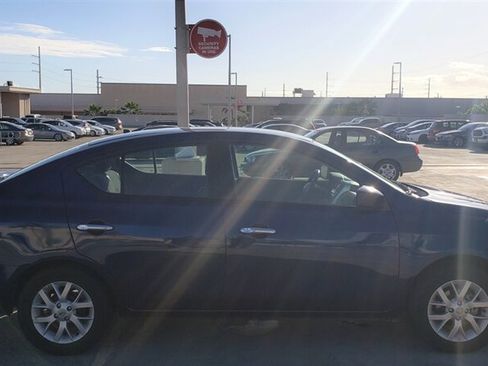 Used 2018 Nissan Versa SV w/ SV Special Edition FWD image 5