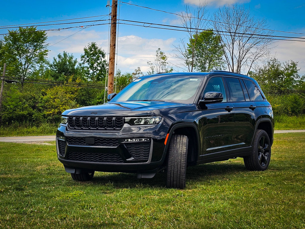 New 2026 Jeep Grand Cherokee Limited w/ Limited Altitude Package AWD/4WD image 7