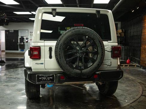Used 2024 Jeep Wrangler Sahara image 6