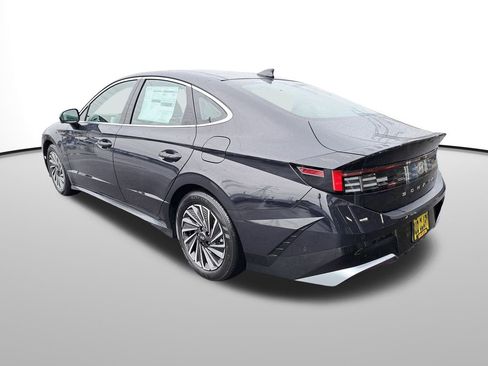 New 2025 Hyundai Sonata Limited image 8