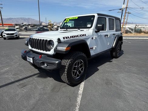 Used 2025 Jeep Wrangler Rubicon AWD/4WD image 7