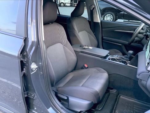 Used 2025 Toyota Camry LE image 9