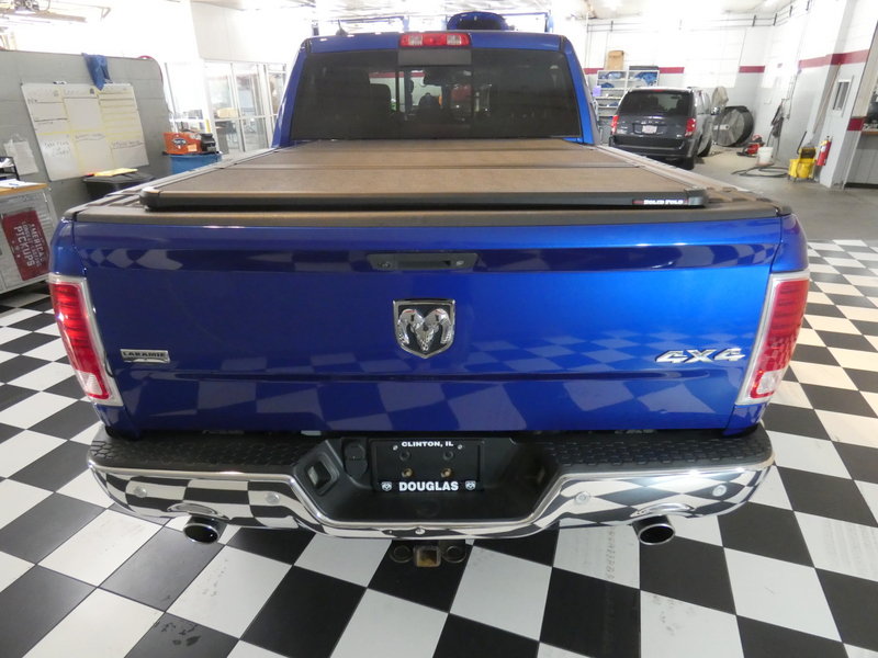 Used 2017 RAM 1500 Laramie w/ Convenience Group AWD/4WD image 7