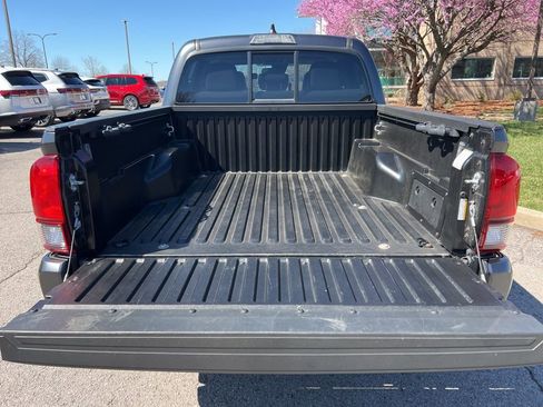 Used 2022 Toyota Tacoma SR image 13