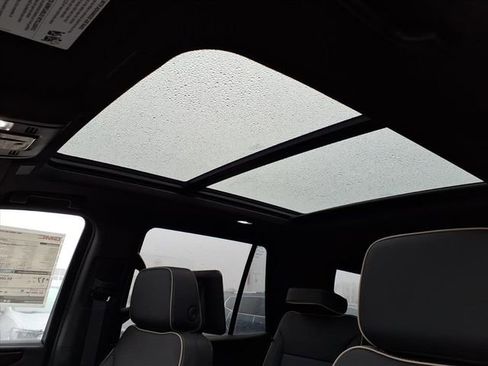 New 2026 GMC Yukon Elevation w/ Elevation Premium Package image 15