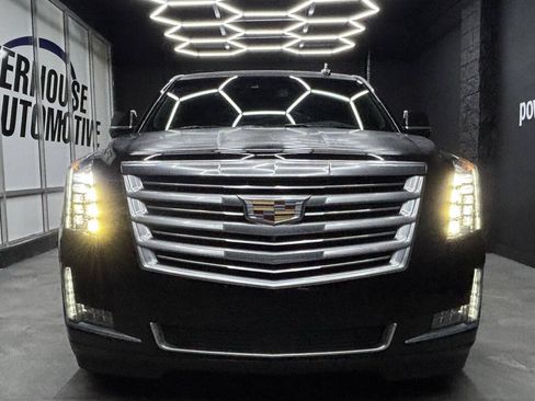 Used 2016 Cadillac Escalade ESV Platinum RWD image 13