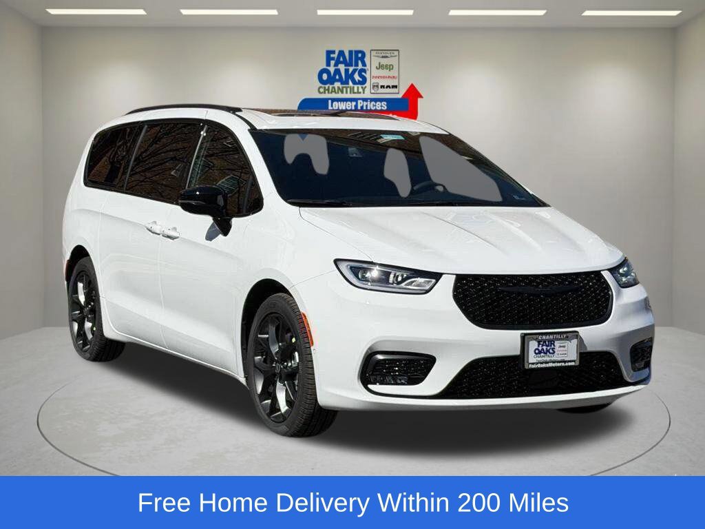 New 2026 Chrysler Pacifica Select w/ S Appearance Package FWD image 1