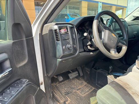 Used 2017 Chevrolet Silverado 1500 Custom w/ Custom Convenience Package image 3