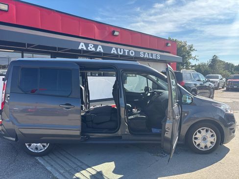 Used 2016 Ford Transit Connect XLT FWD image 19