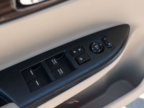Used 2017 Honda Accord EX-L image 38