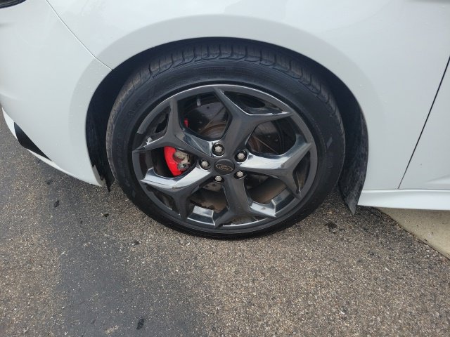 Used 2014 Ford Focus ST w/ Equipment Group 202A FWD image 12