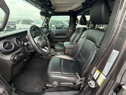 Used 2018 Jeep Wrangler Unlimited Sahara w/ Dual Top Group AWD/4WD image 22