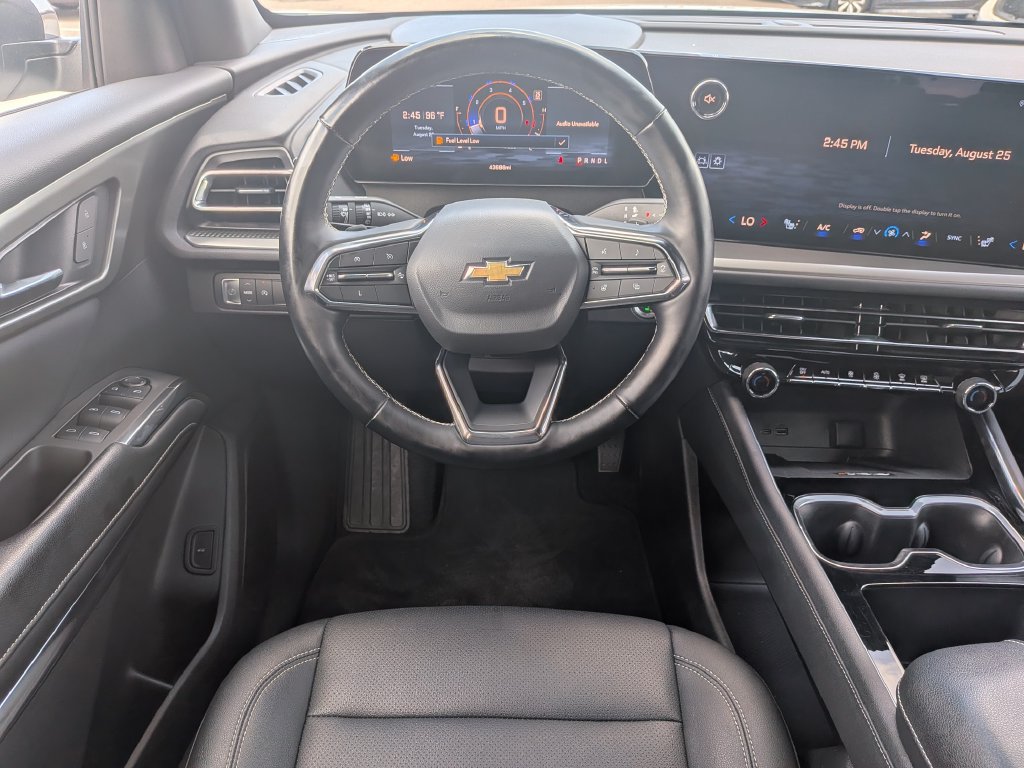 Used 2025 Chevrolet Traverse LT FWD image 18