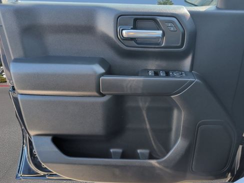 Used 2024 Chevrolet Silverado 1500 Custom Trail Boss w/ Turbomax Blackout Package AWD/4WD image 8