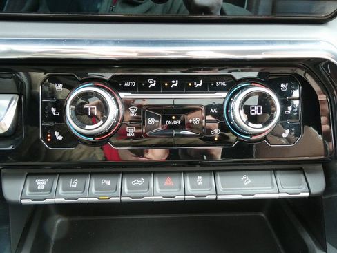 Certified 2024 GMC Sierra 2500 Denali Ultimate image 30