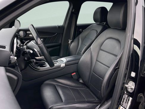 Used 2018 Mercedes-Benz GLC 300 300 image 40