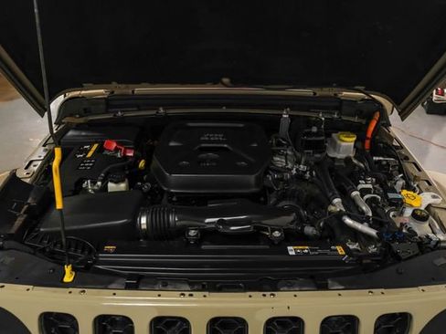 Used 2022 Jeep Wrangler Unlimited Sahara AWD/4WD image 43