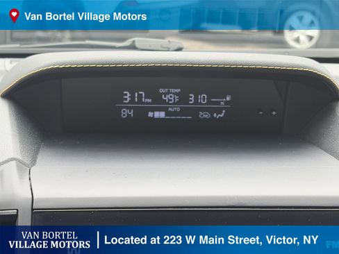 Used 2023 Subaru Crosstrek 2.5i Sport AWD/4WD image 21