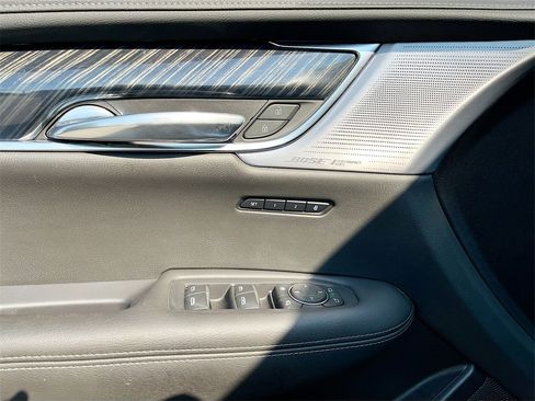 Used 2024 Cadillac XT6 Premium Luxury w/ Technology Package image 18