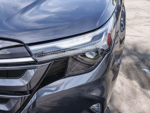 Certified 2025 Subaru Forester Limited image 11