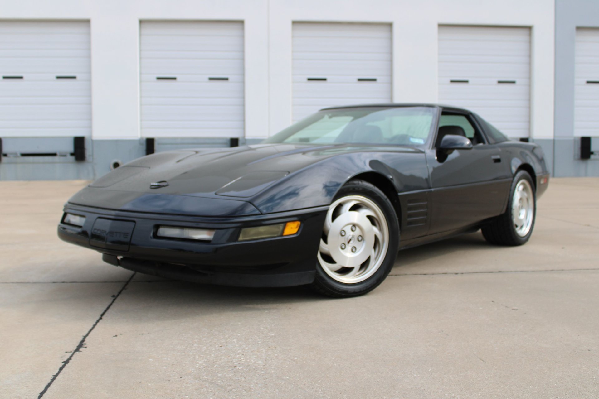 Used 1994 Chevrolet Corvette Coupe RWD image 3