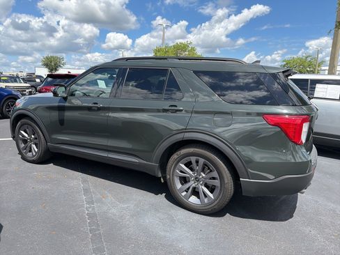 Certified 2022 Ford Explorer XLT w/ Equipment Group 202A RWD image 6