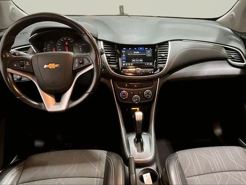 Used 2019 Chevrolet Trax LT w/ LT Convenience Package image 7