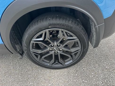 Certified 2025 Nissan Kicks SR image 12