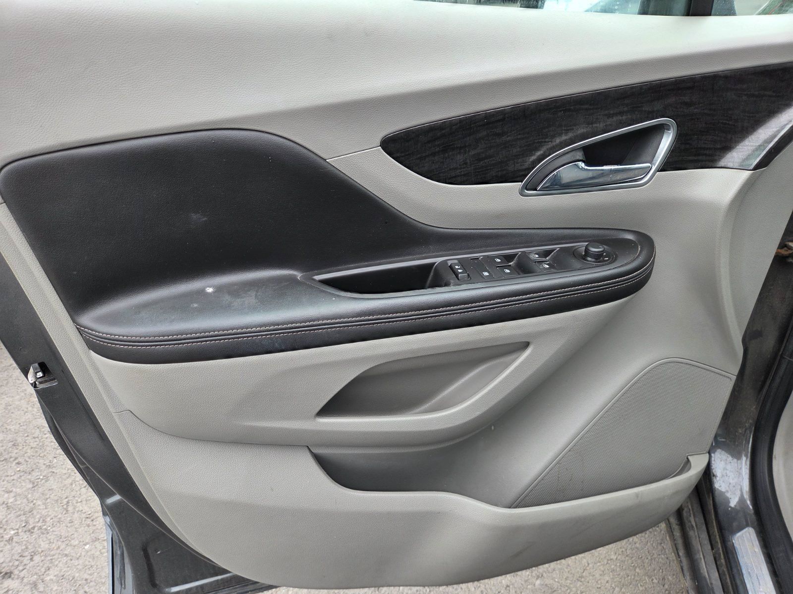 Used 2016 Buick Encore FWD image 5
