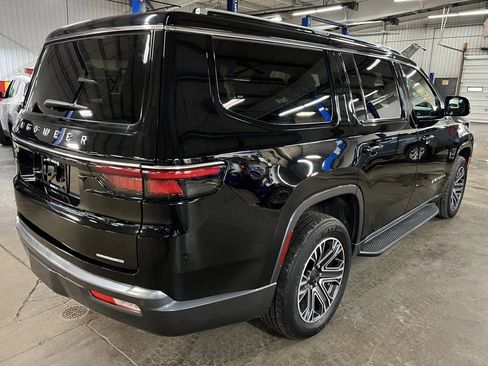 Used 2022 Jeep Wagoneer Series III w/ Rear Seat Video Group 1 image 3