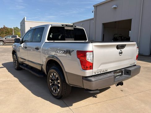 Used 2019 Nissan Titan PRO-4X image 5