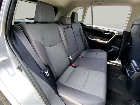 Used 2024 Toyota RAV4 XLE FWD image 19