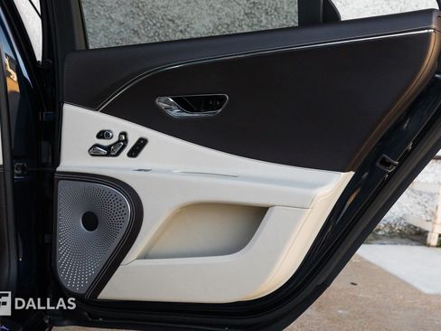 Used 2020 Bentley Flying Spur W12 image 35