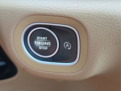 Used 2024 Mercedes-Benz GLE 350 4MATIC image 18