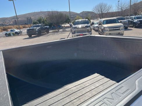 Used 2022 GMC Sierra 1500 AT4 w/ AT4 Premium Package image 27