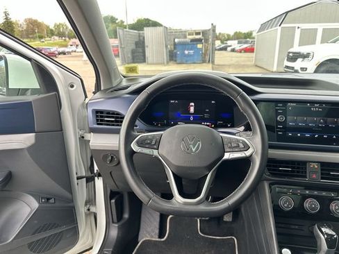 Used 2023 Volkswagen Taos SE AWD/4WD image 13