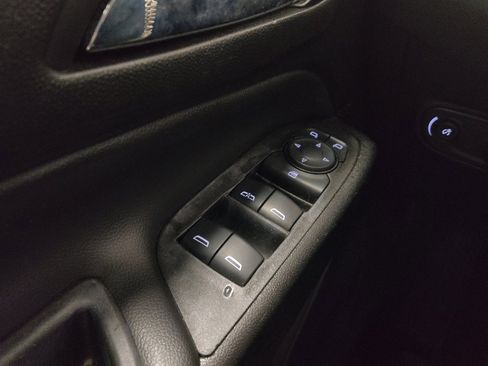 Used 2021 Chevrolet Equinox LT FWD image 27