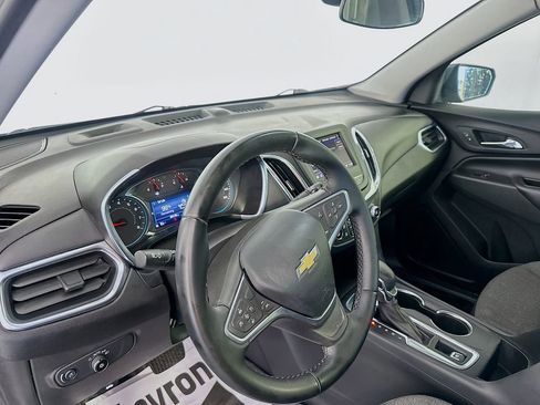 Used 2023 Chevrolet Equinox LT w/ Driver Convenience Package image 9