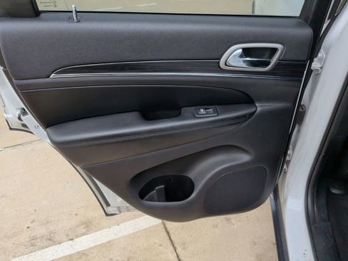 Used 2020 Jeep Grand Cherokee Limited image 36