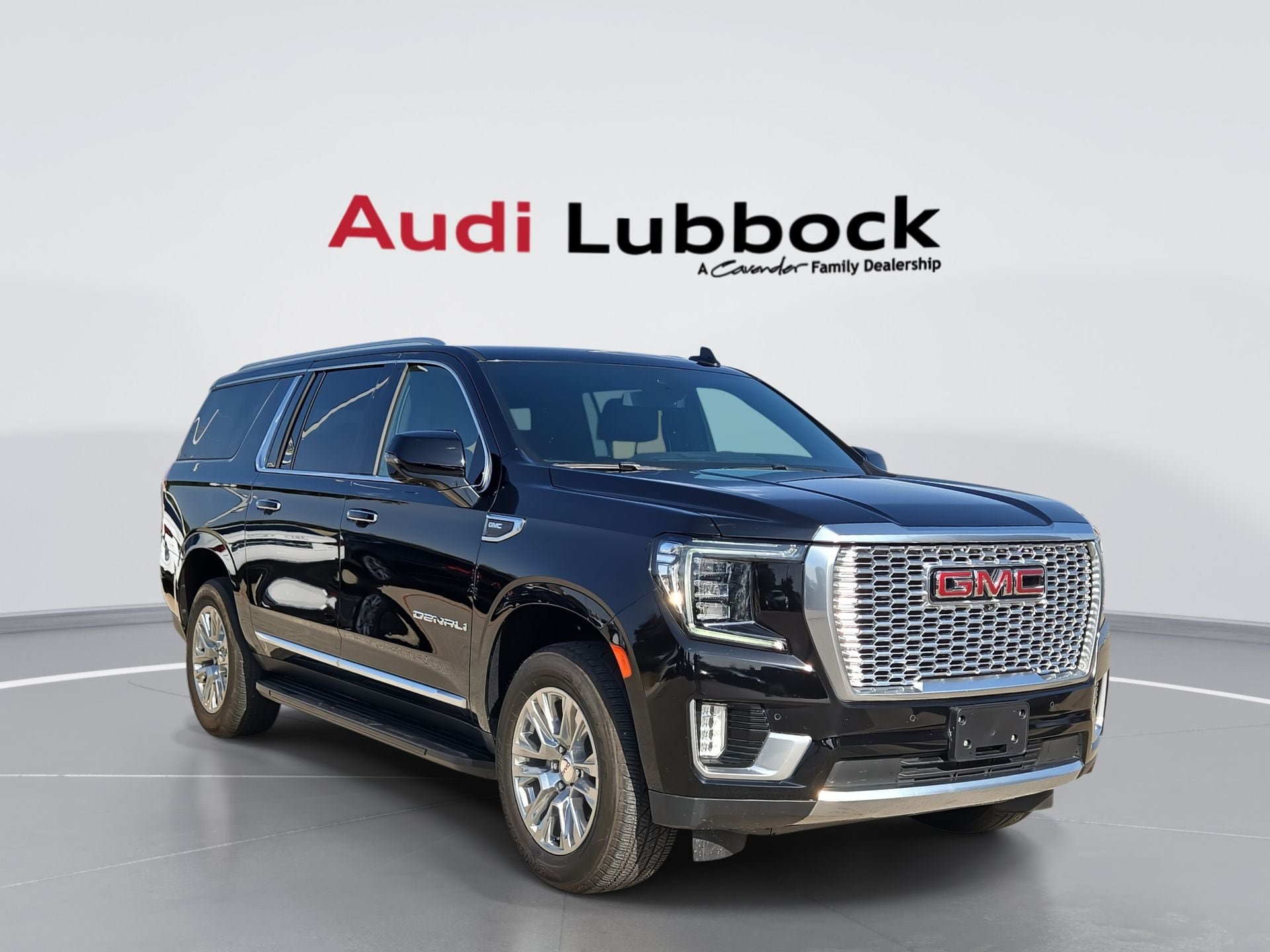 Used 2024 GMC Yukon XL Denali AWD/4WD image 1