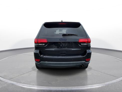 Used 2019 Jeep Grand Cherokee Laredo AWD/4WD image 7